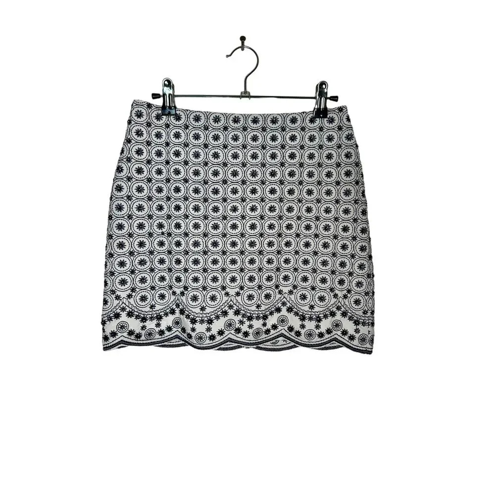 Club Monaco Women 00 White Beaded Mini Skirt Hand Embroidered Scalloped Floral